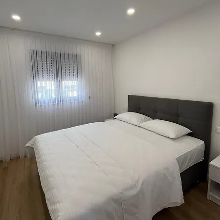 Apartment With Parking Space - 23392 *