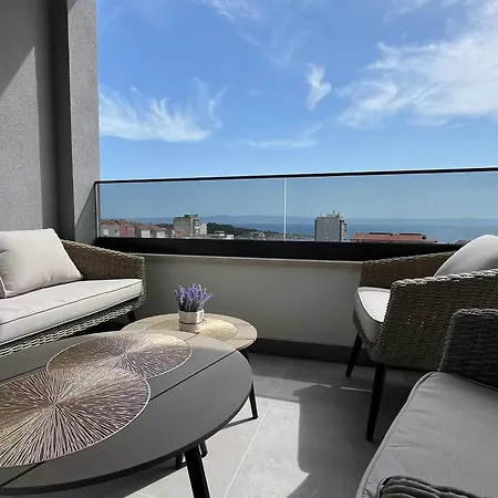 Апартаменти With Parking Space - 23392 Макарська