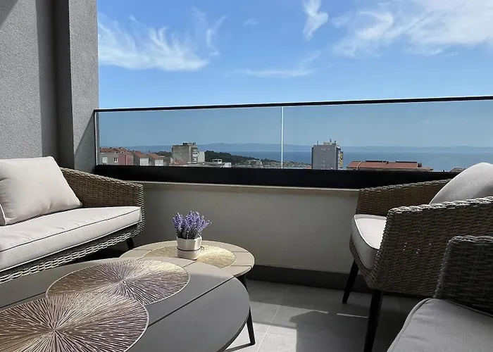 Apartman With Parking Space - 23392 Makarska