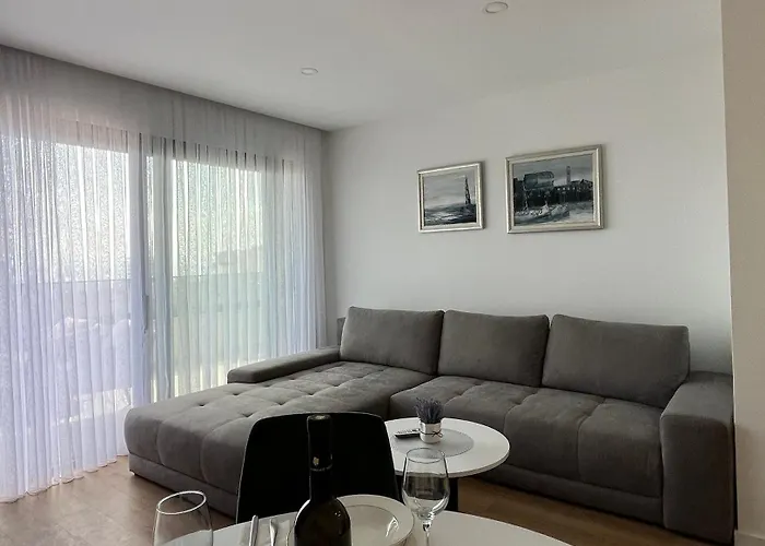 With Parking Space - 23392 Apartman *