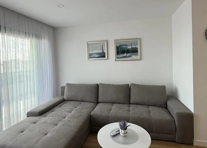 Apartman With Parking Space - 23392 *